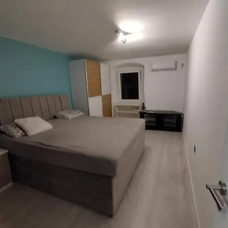 Apartman Luka Lägenhet